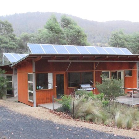 Base Camp Tasmania Hotel New Norfolk Bagian luar foto