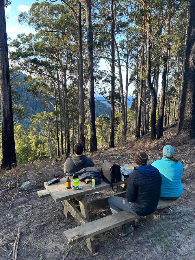 Base Camp Tasmania Hotel New Norfolk Bagian luar foto